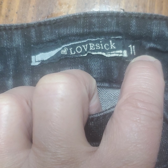 Juniors black shorts with skull and design on left - Picture 2 of 5